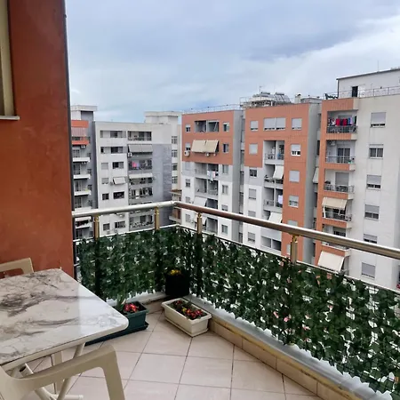 Spacious With Balcony *