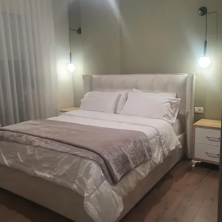 Spacious With Balcony شقة *