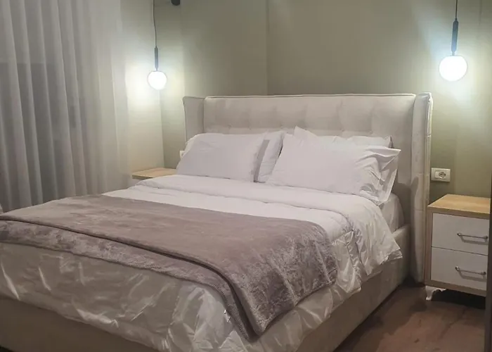 Spacious With Balcony Lägenhet *